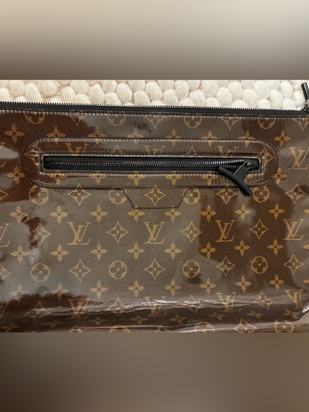 LOUIS VUITTON MONOGRAM GLAZE COSMOS POCHETTE - Picture 4 of 12